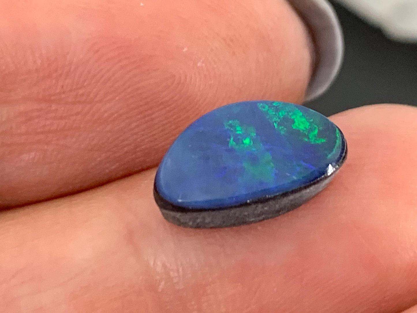 Australian Opal Doublet 7x11x4mm cabochon