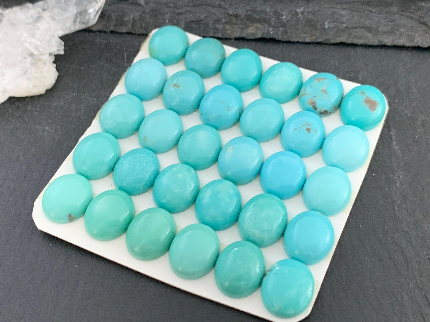 Turquoise oval 10x12mm cabochon/ X51