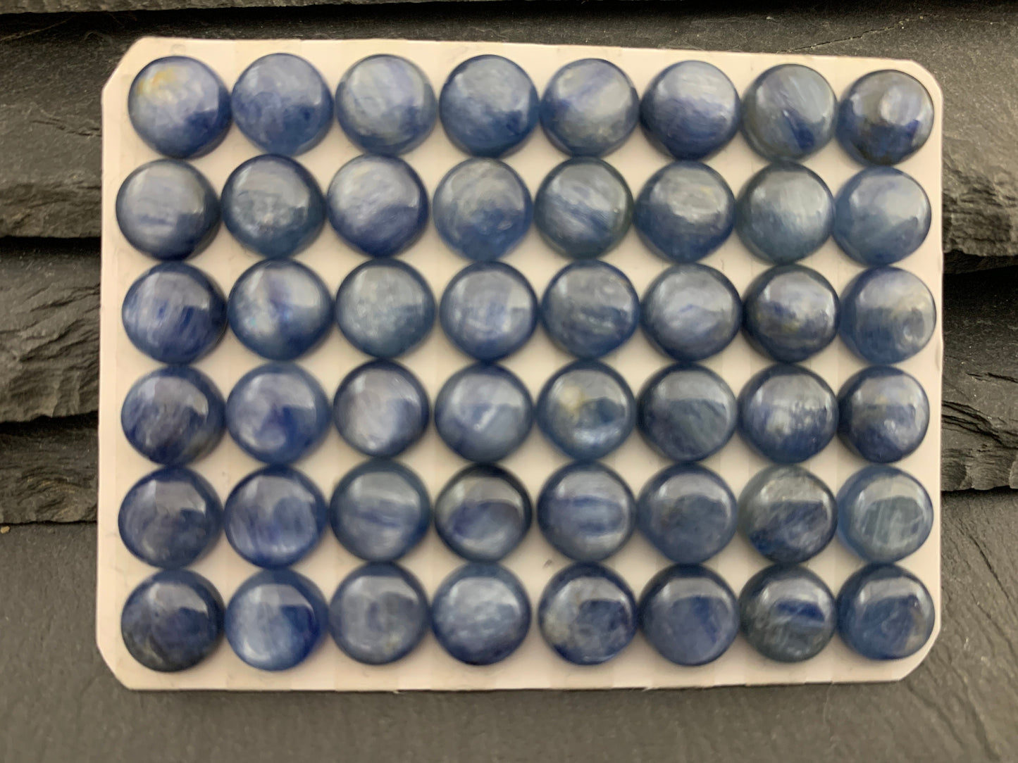 Kyanite round 8mm cabochon - Calibrated cabochons