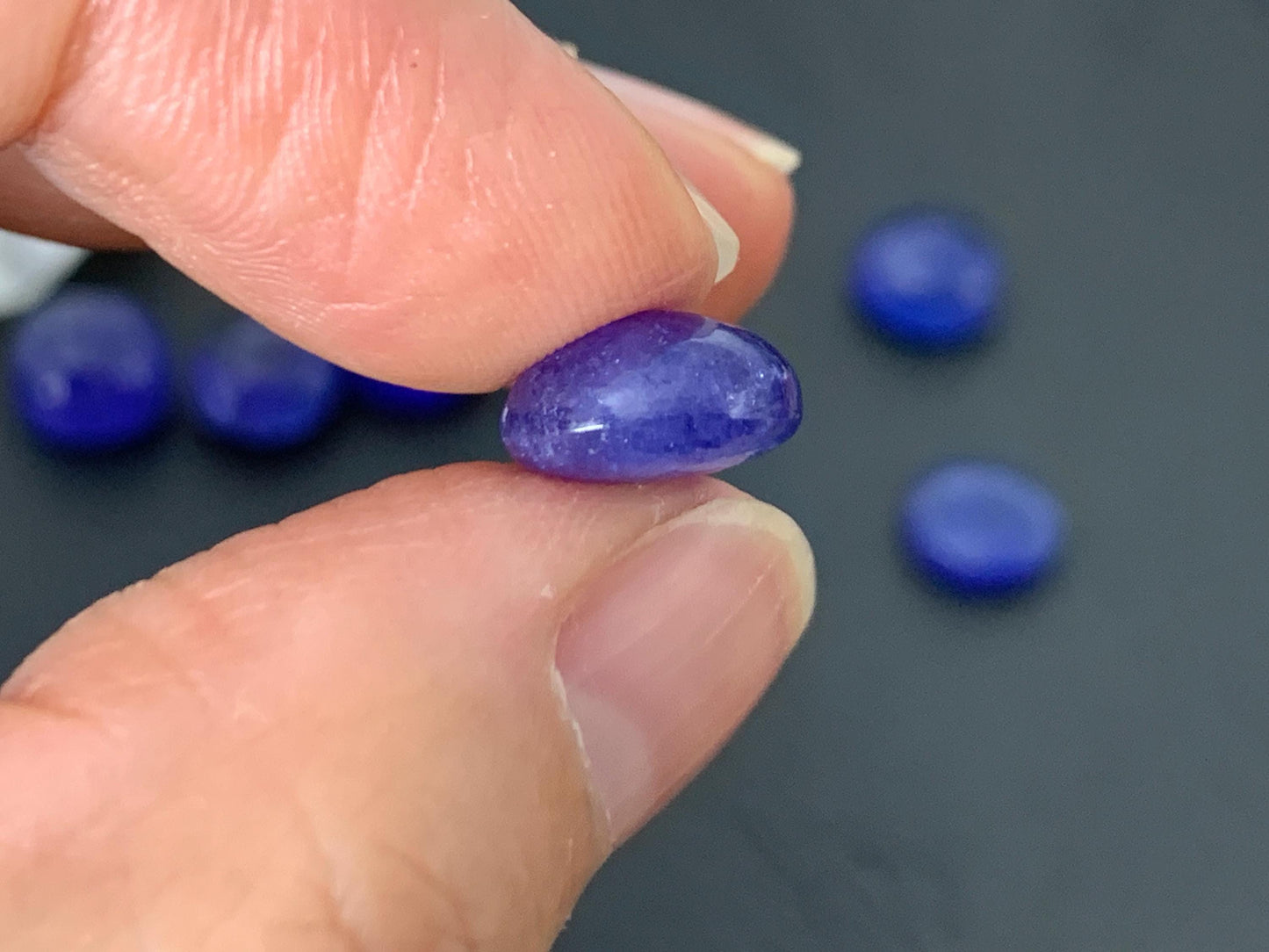 Tanzanite round 5-9mm cabochon