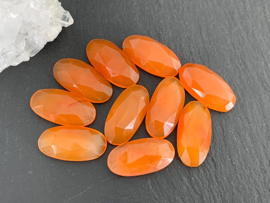 Faceted Carnelian oval 10x20mm cabochon - Calibrated cabochons