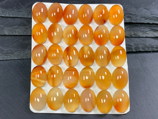 Carnelian oval 13x18mm cabochon - Calibrated cabochons