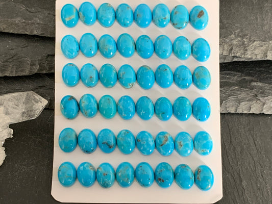 Kingman Blue Turquoise oval 6x8mm cabochon - Calibrated cabochons
