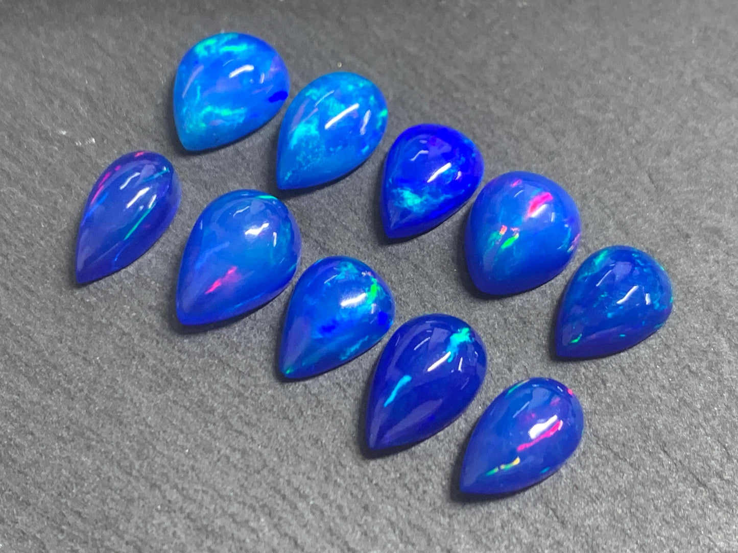 Ethiopian Opal pear 9-11mm long cabochon - Natural Opal smoked to blue color