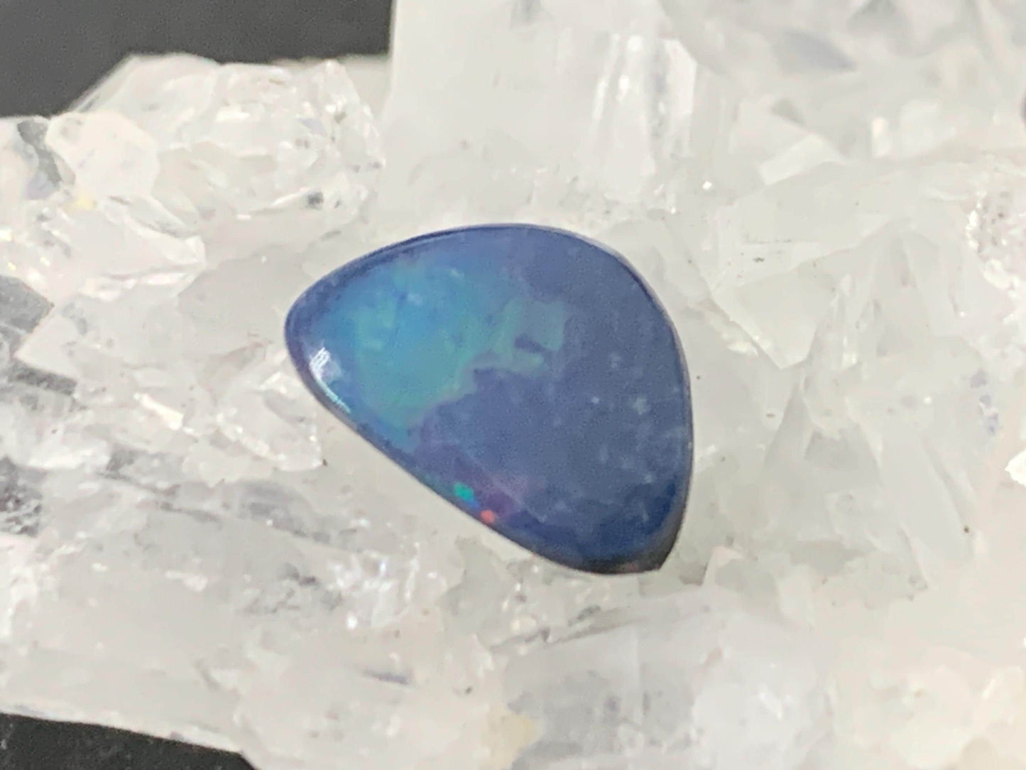 Australian Opal doublet 6x9x3mm cabochon