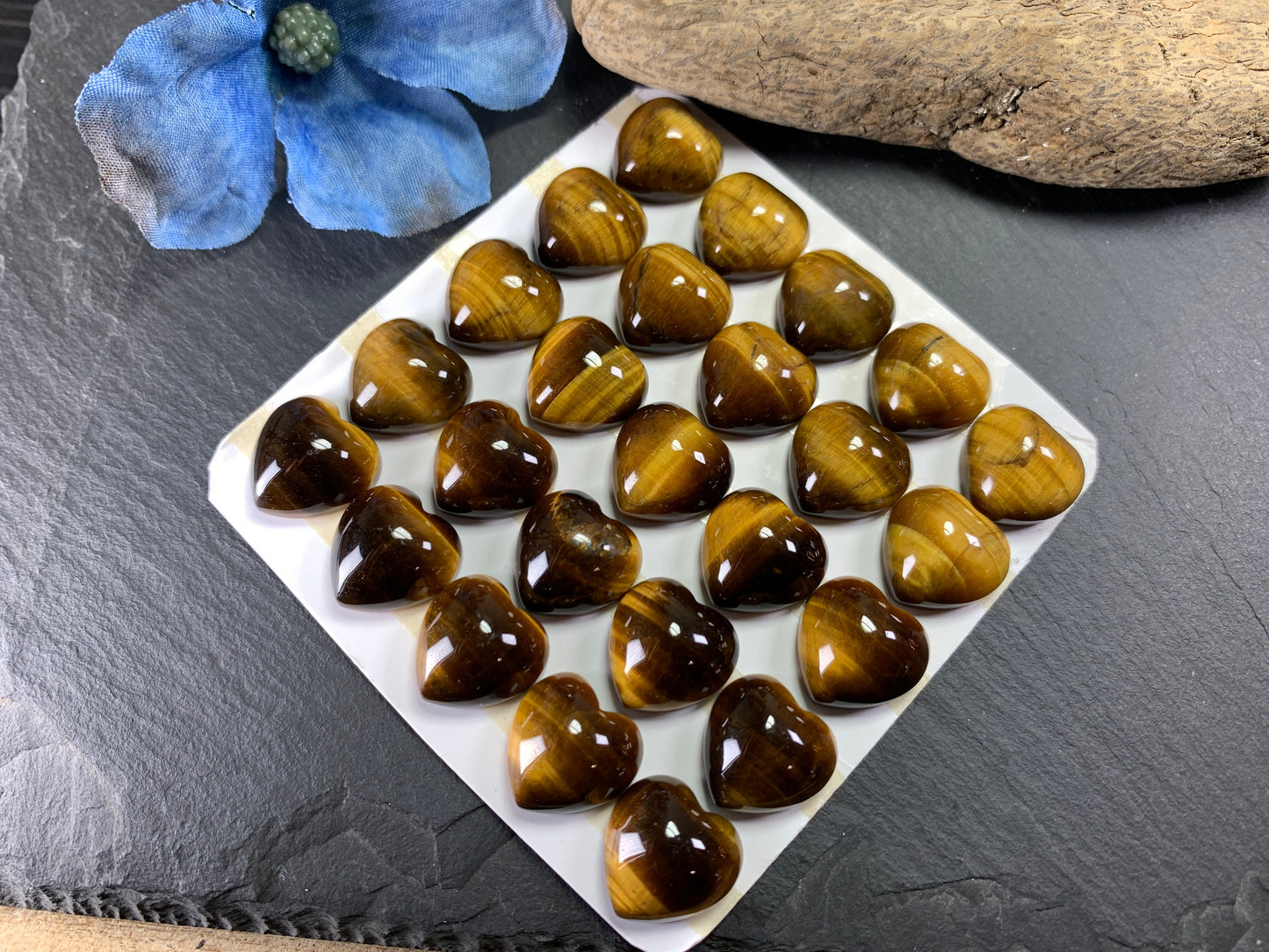 Tiger Eye heart 15mm cabochon - Calibrated cabochons