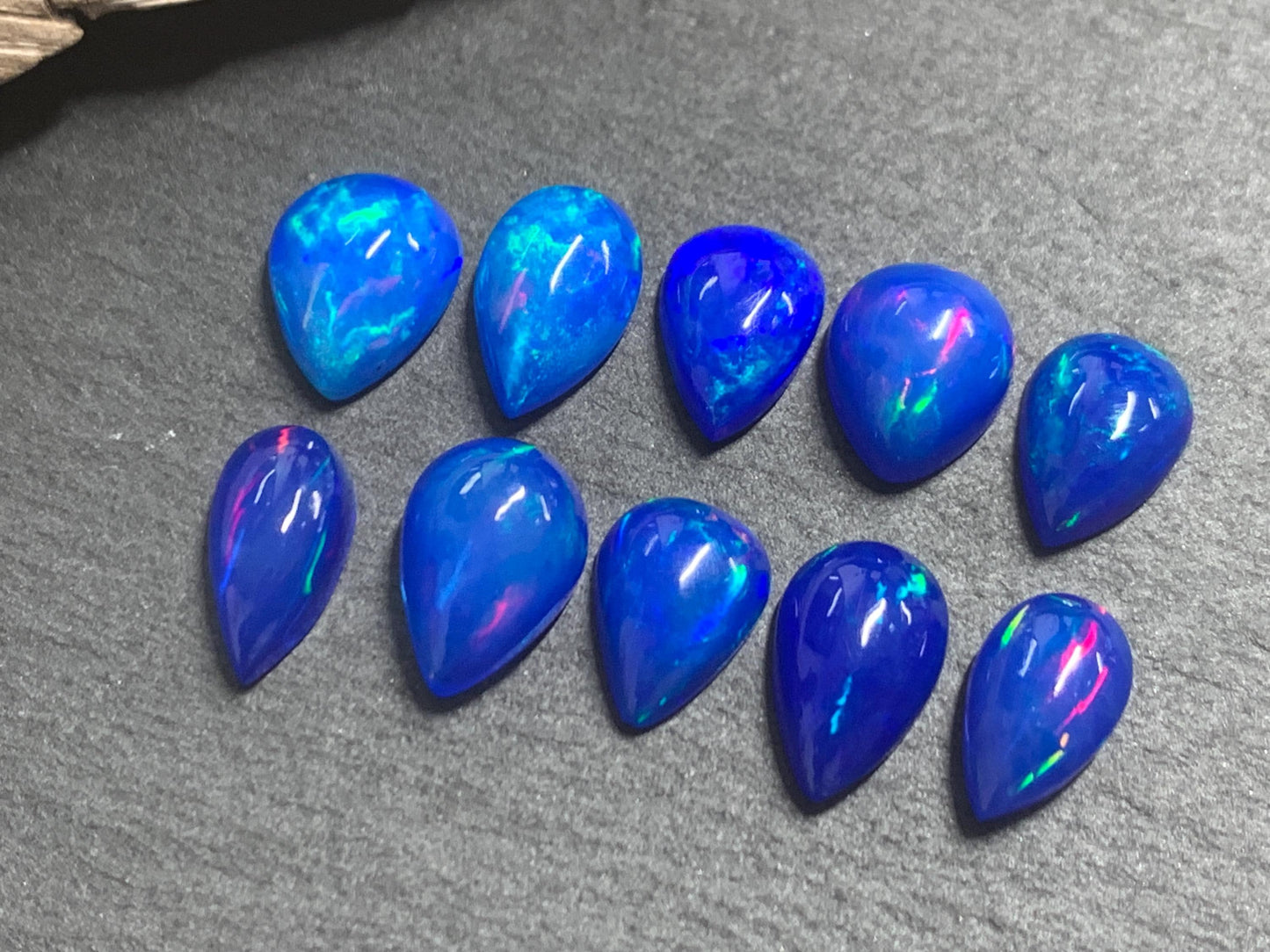 Ethiopian Opal pear 9-11mm long cabochon - Natural Opal smoked to blue color
