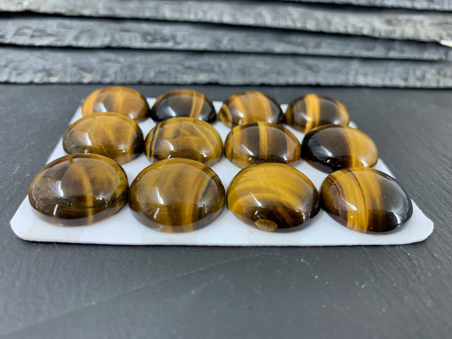 Tiger Eye round 20mm cabochon - Calibrated cabochons