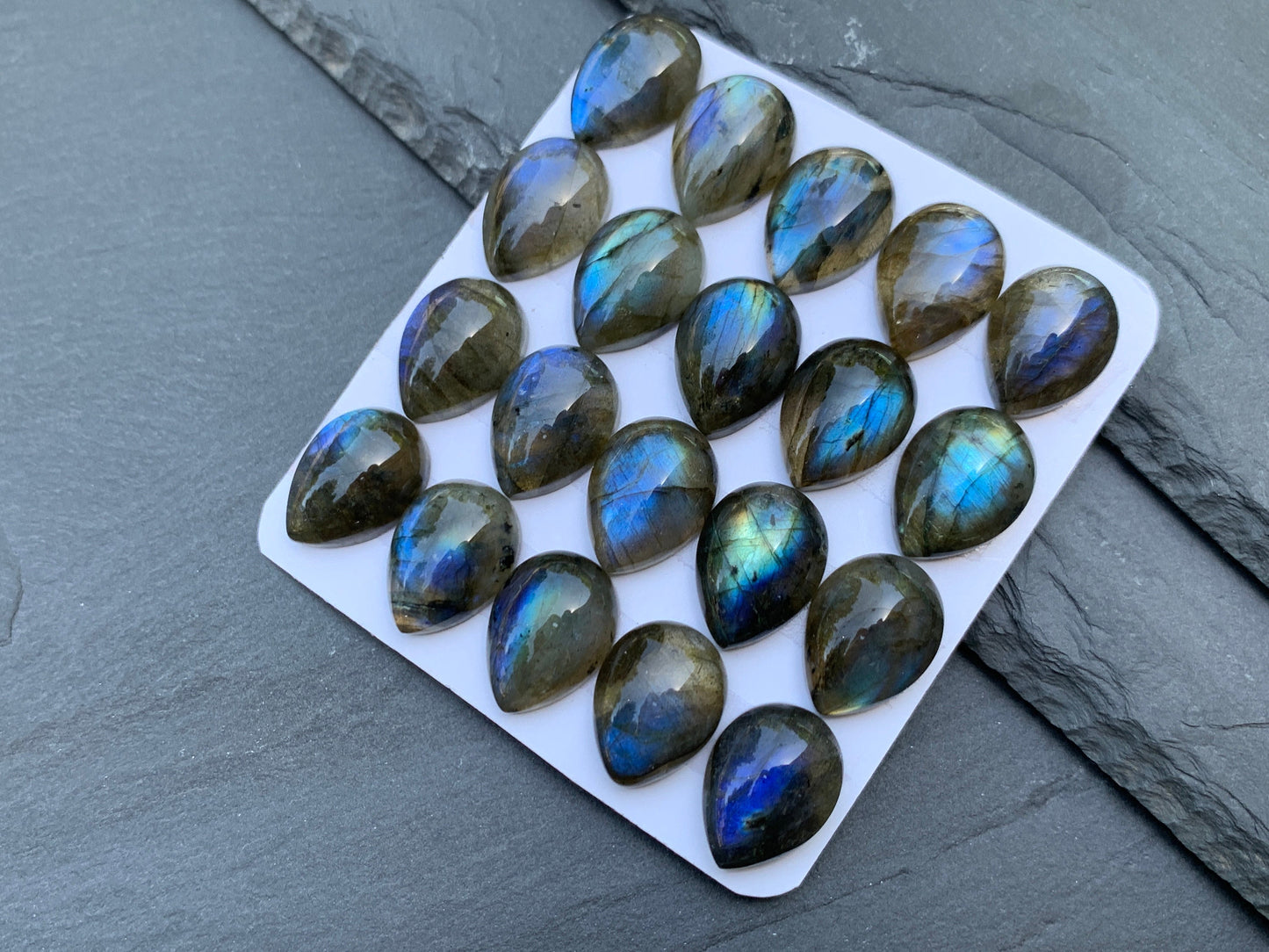 Labradorite pear 12x16mm cabochon - Calibrated Cabochons