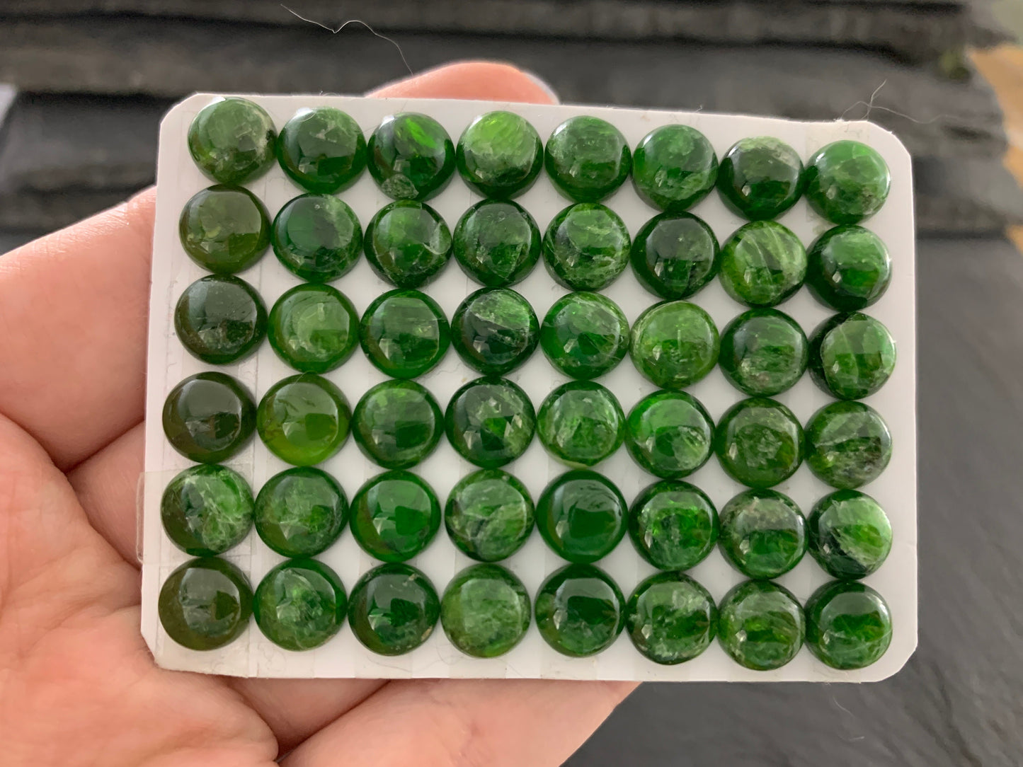 Chrome Diopside round 8mm cabochon - Calibrated cabochons