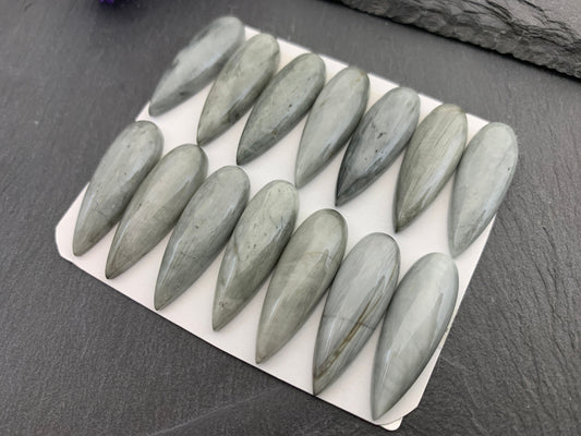 Eagle Eye pear 10x30mm cabochon - Calibrated Cabochons