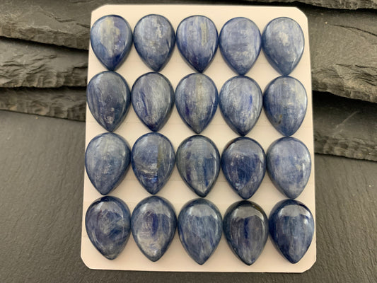 Kyanite pear 13x18mm cabochon - Calibrated cabochons