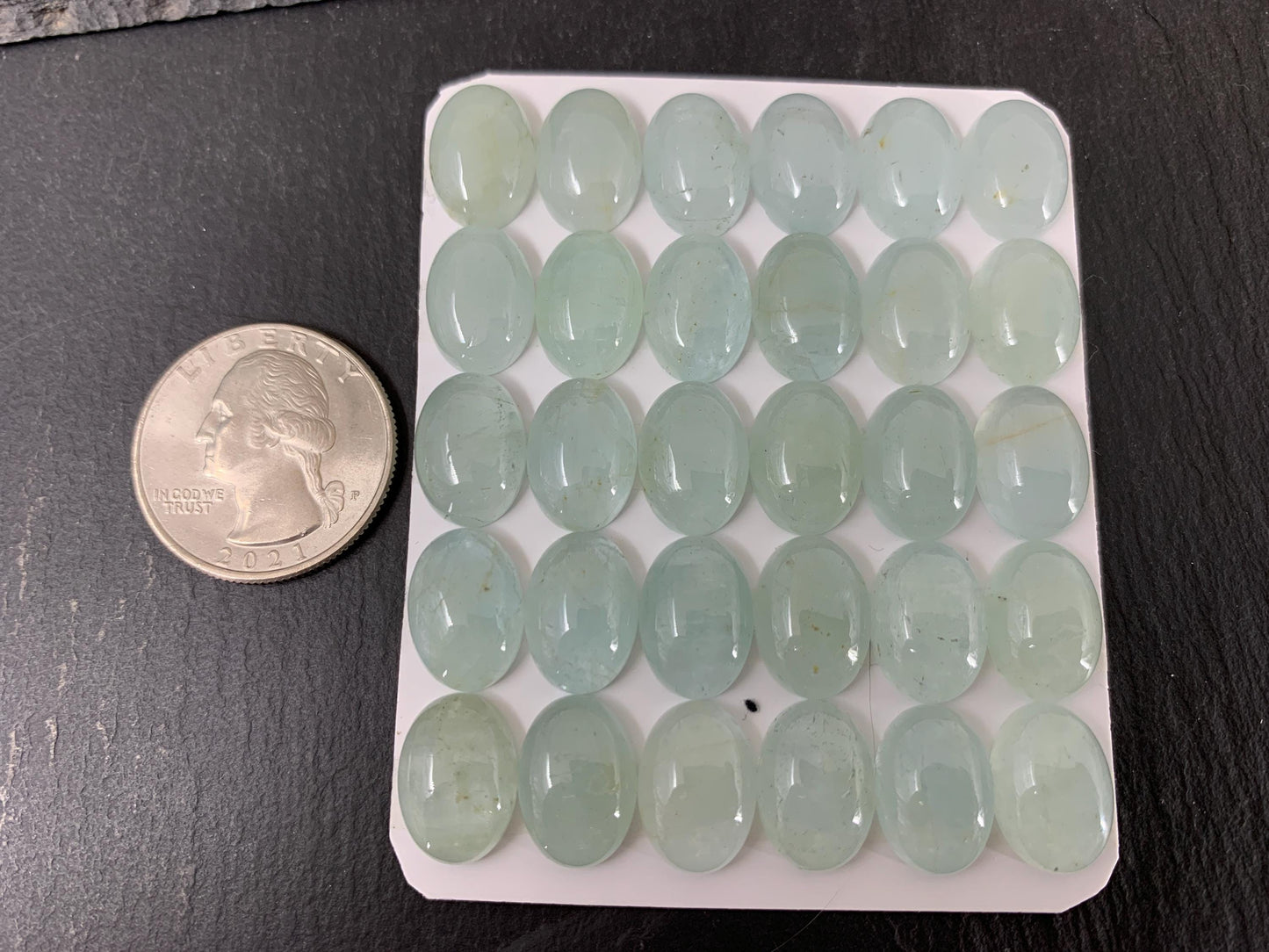 Aquamarine oval 10x14mm cabochon - Calibrated cabochons