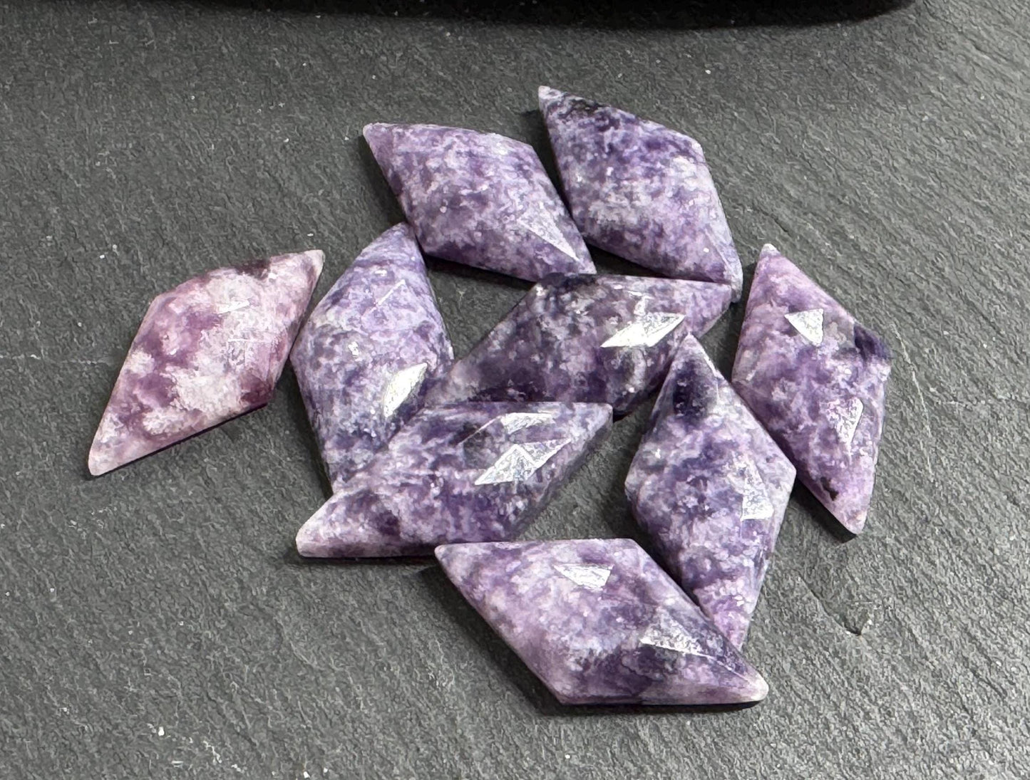 Faceted Lepidolite rhombus 10x20mm cabochon - Natural Lepidolite