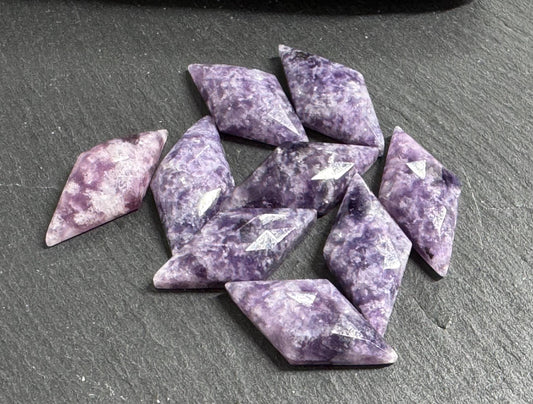 Faceted Lepidolite rhombus 10x20mm cabochon - Natural Lepidolite