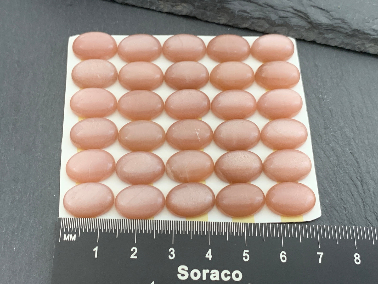 Peach Moonstone oval 10x14mm cabochon - Calibrated cabochons