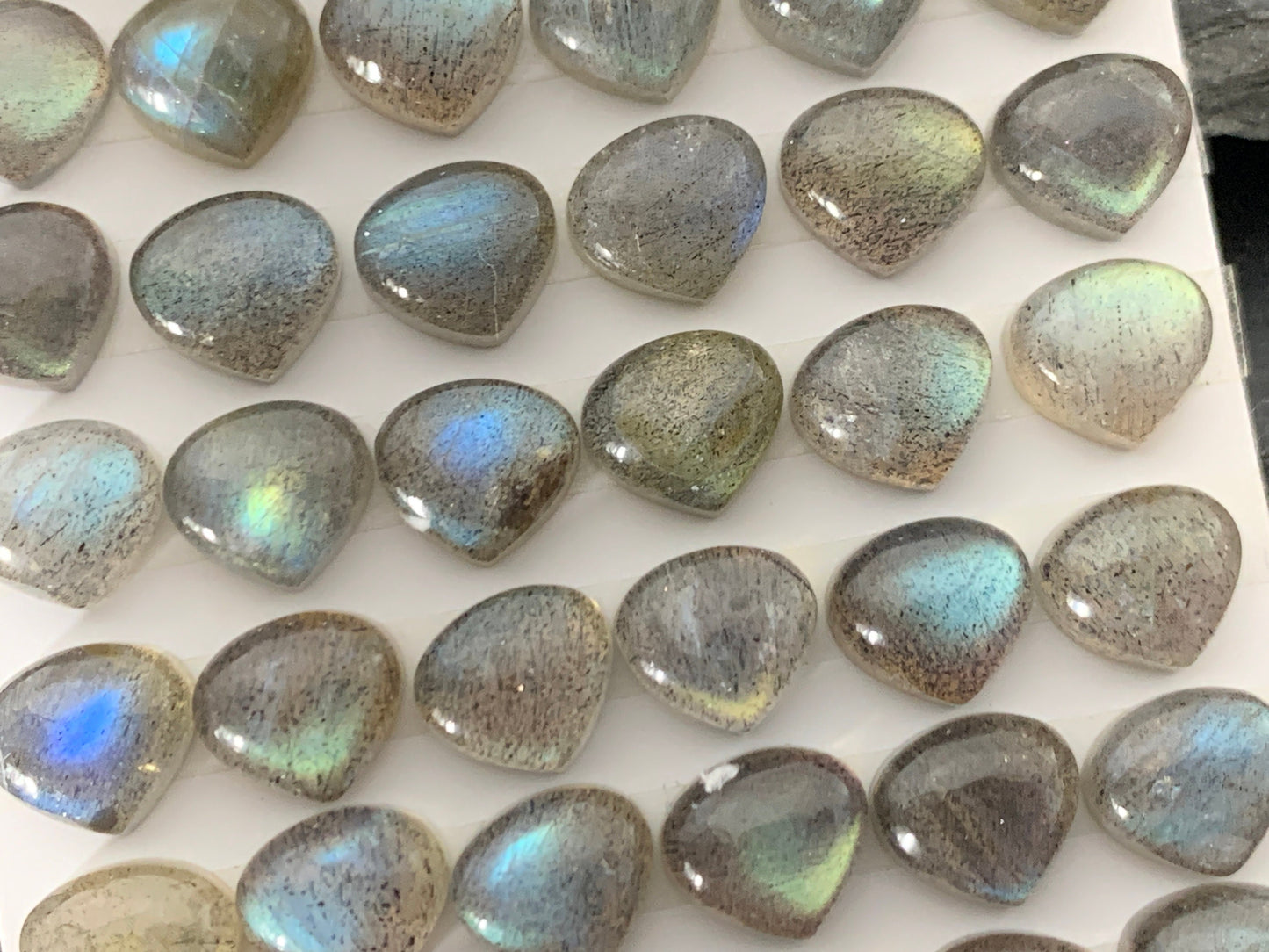 Labradorite pear rounded 8x9mm cabochon - Calibrated Cabochons
