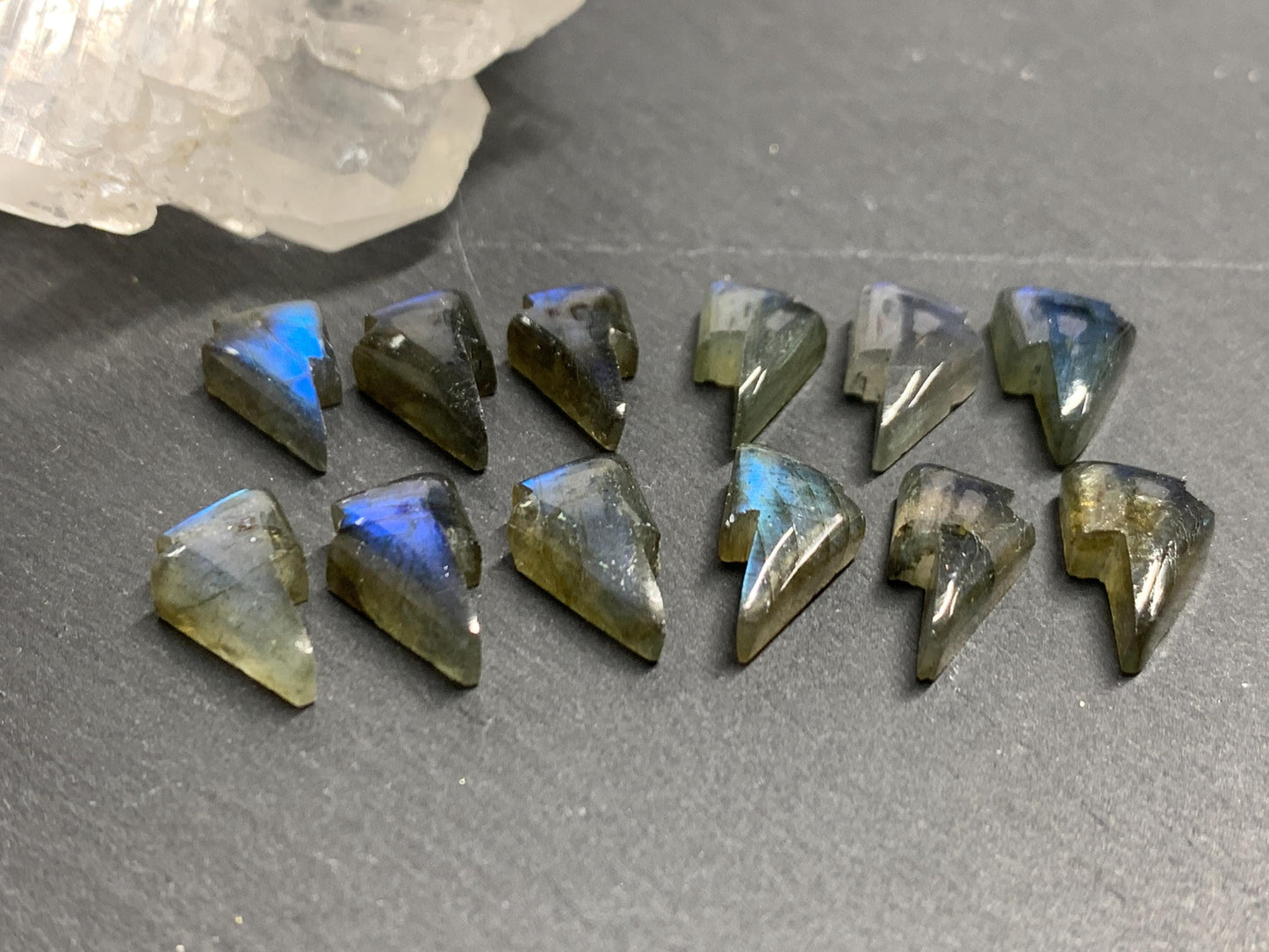 Labradorite lightning bolt 9x13mm cabochon - Single cabochon