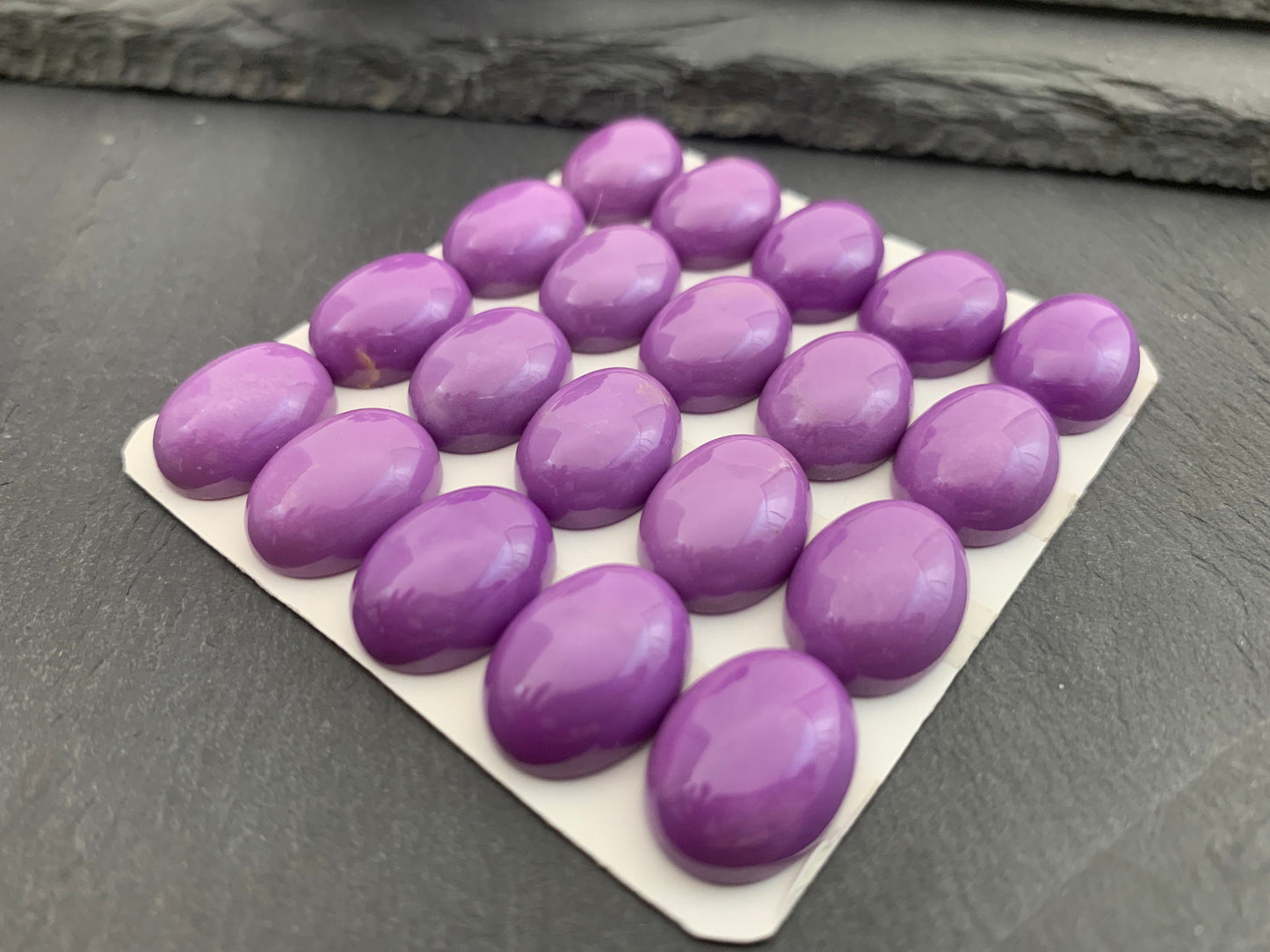 Phosphosiderite oval 12x16mm cabochon - Calibrated cabochons