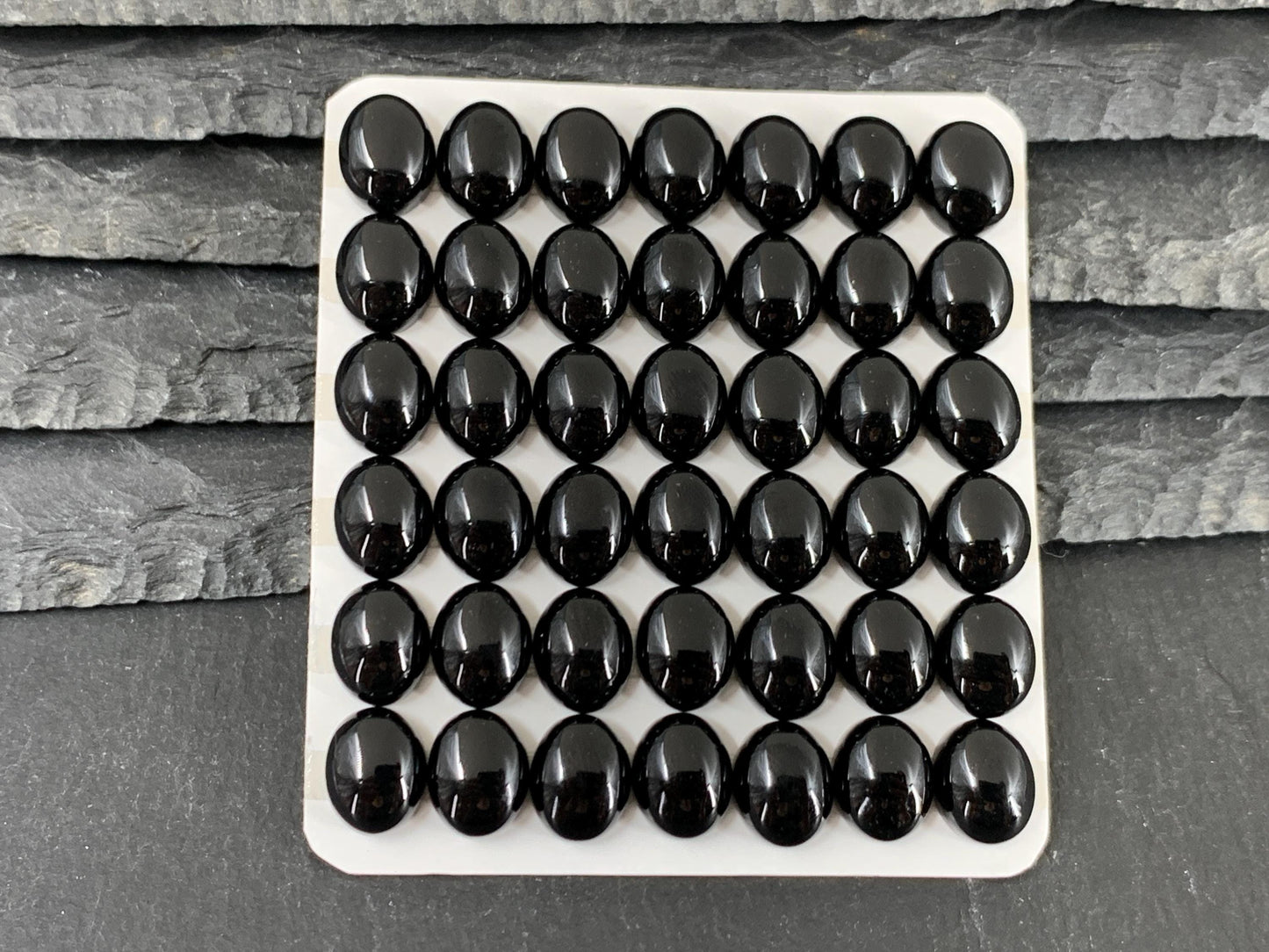 Black Agate oval 8x10mm cabochon - Calibrated cabochons