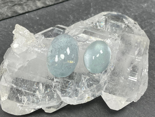 Aquamarine cabochon 7x9mm
