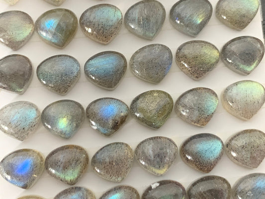 Labradorite pear rounded 8x9mm cabochon - Calibrated Cabochons