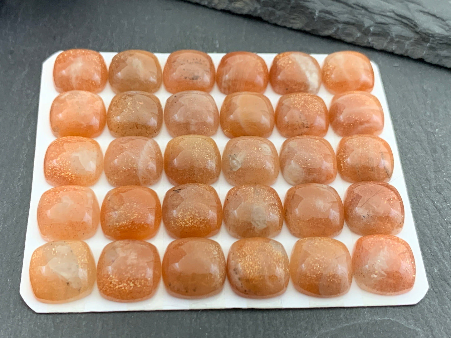 Goldsand Sunstone square cushion 12mm cabochon - Calibrated cabochons