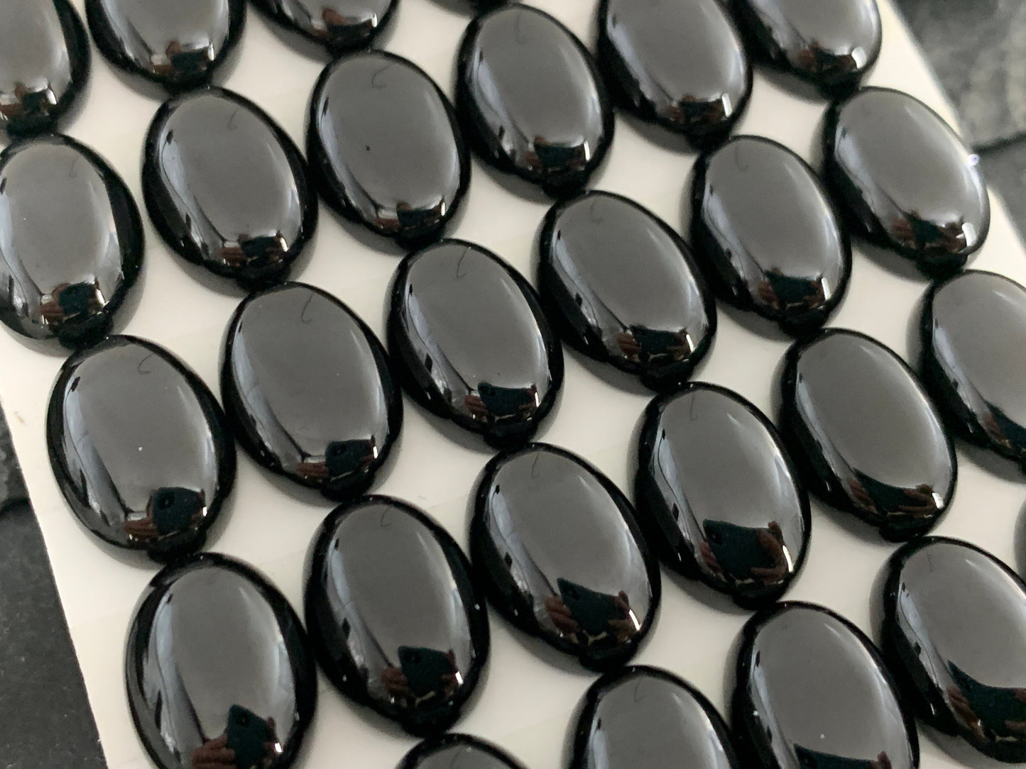 Black Spinel oval 10x14mm cabochon - Calibrated cabochons