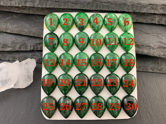 Maw Sit Sit pear 13x18mm cabochon - Calibrated cabochons