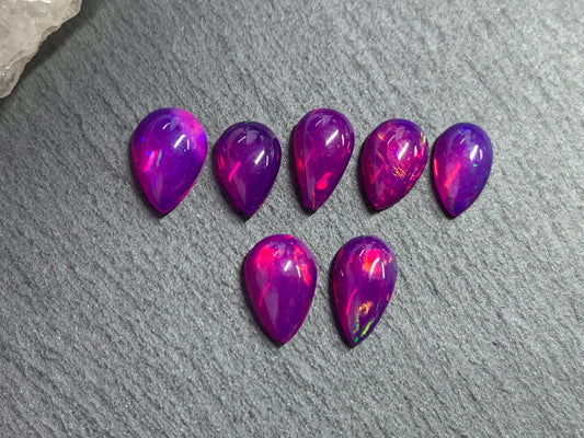 Ethiopian Opal pear 9-10mm long cabochon - Natural Opal smoked to purple color