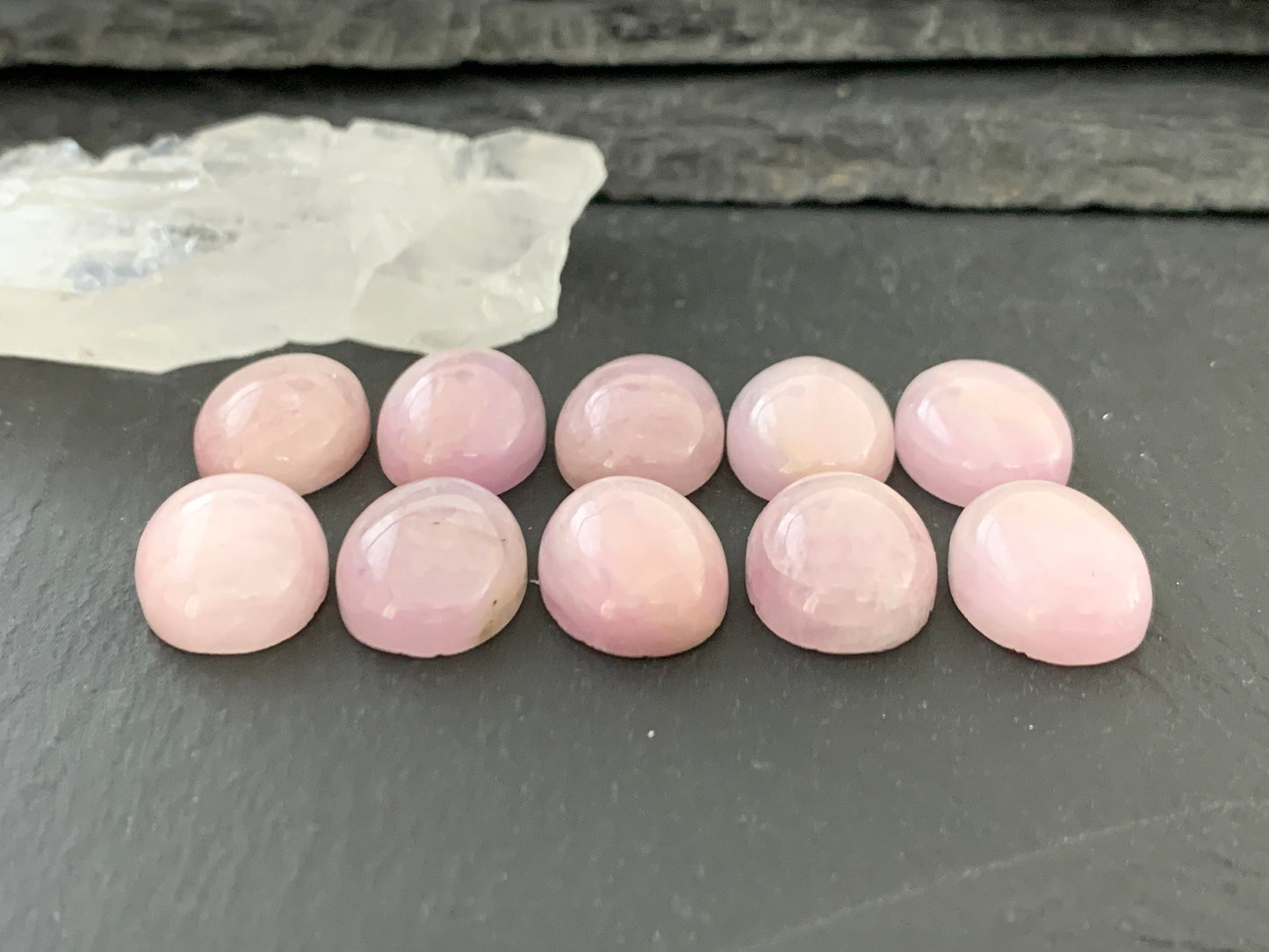 Kunzite oval 12x16mm cabochon - Calibrated Cabochons