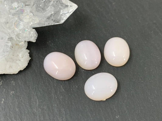 Pink Opal oval 8x10mm cabochon - Calibrated cabochons