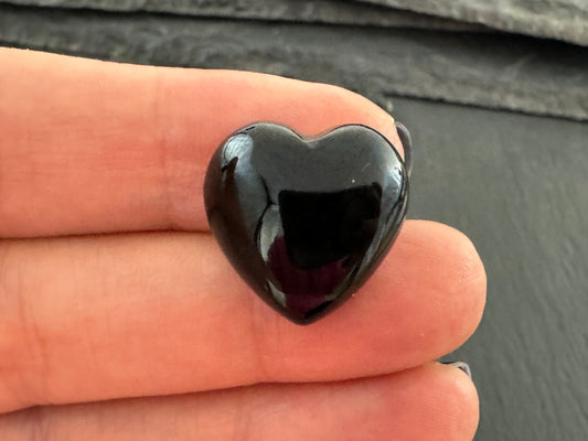 Black Agate heart 18mm cabochon - Calibrated cabochons