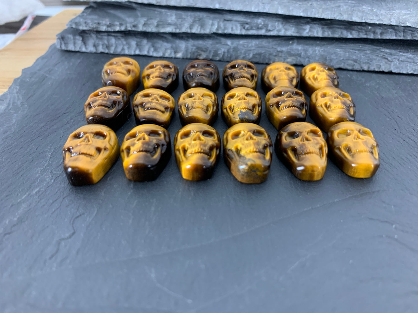 Tiger eye skull 15x22mm cabochon