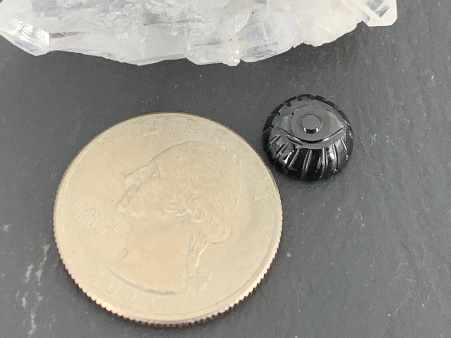 Spinel Carved Eye round 10mm cabochon