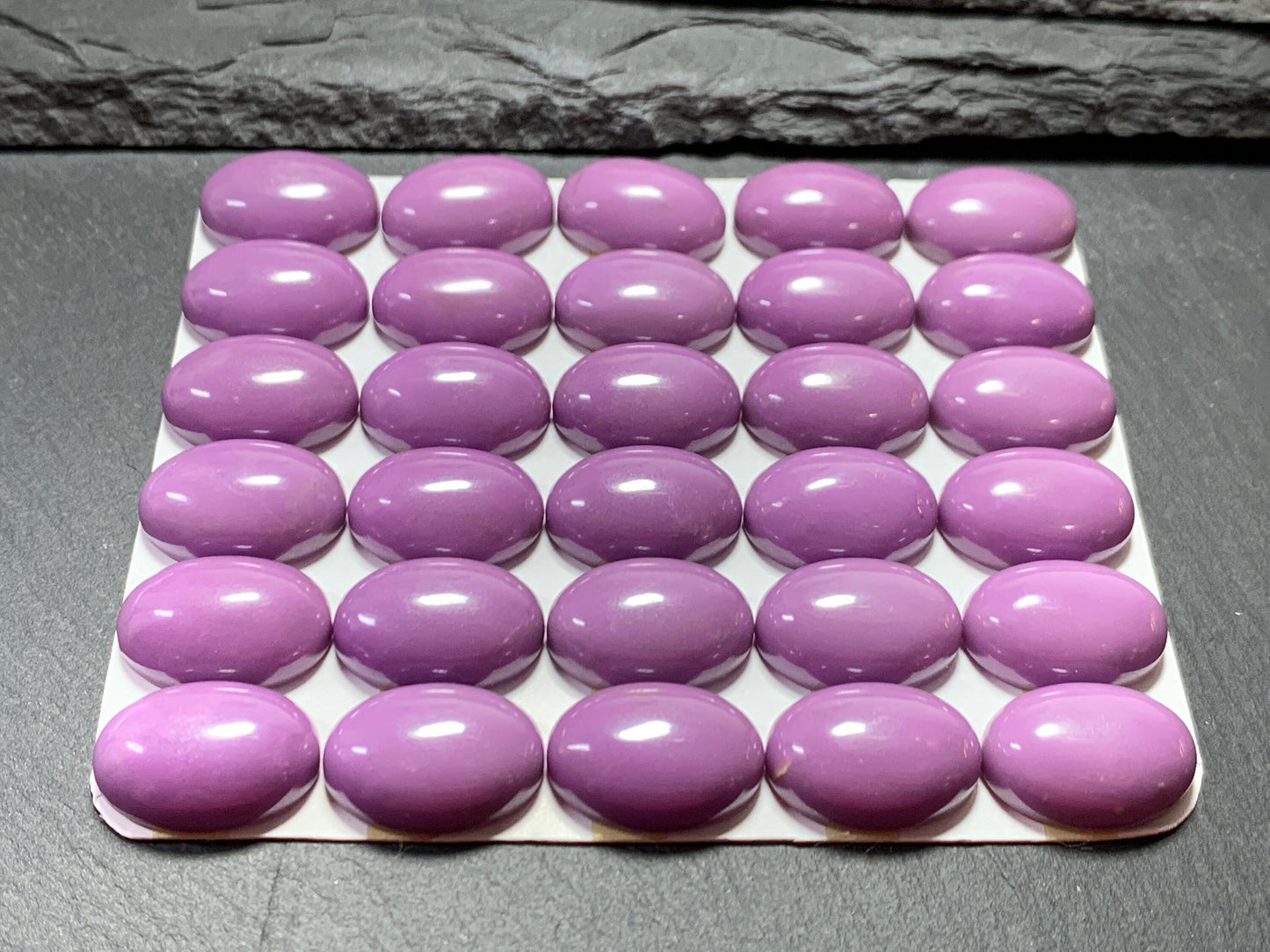 Phosphosiderite oval 13x18mm Cabochon - Calibrated cabochons