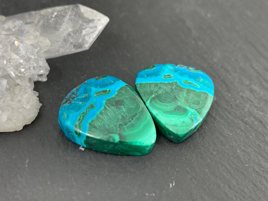 Malachite Chrysocolla pear 15x18x4.5mm cabochon pair