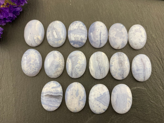 Blue Lace Agate oval 13x18mm cabochon - Calibrated cabochons