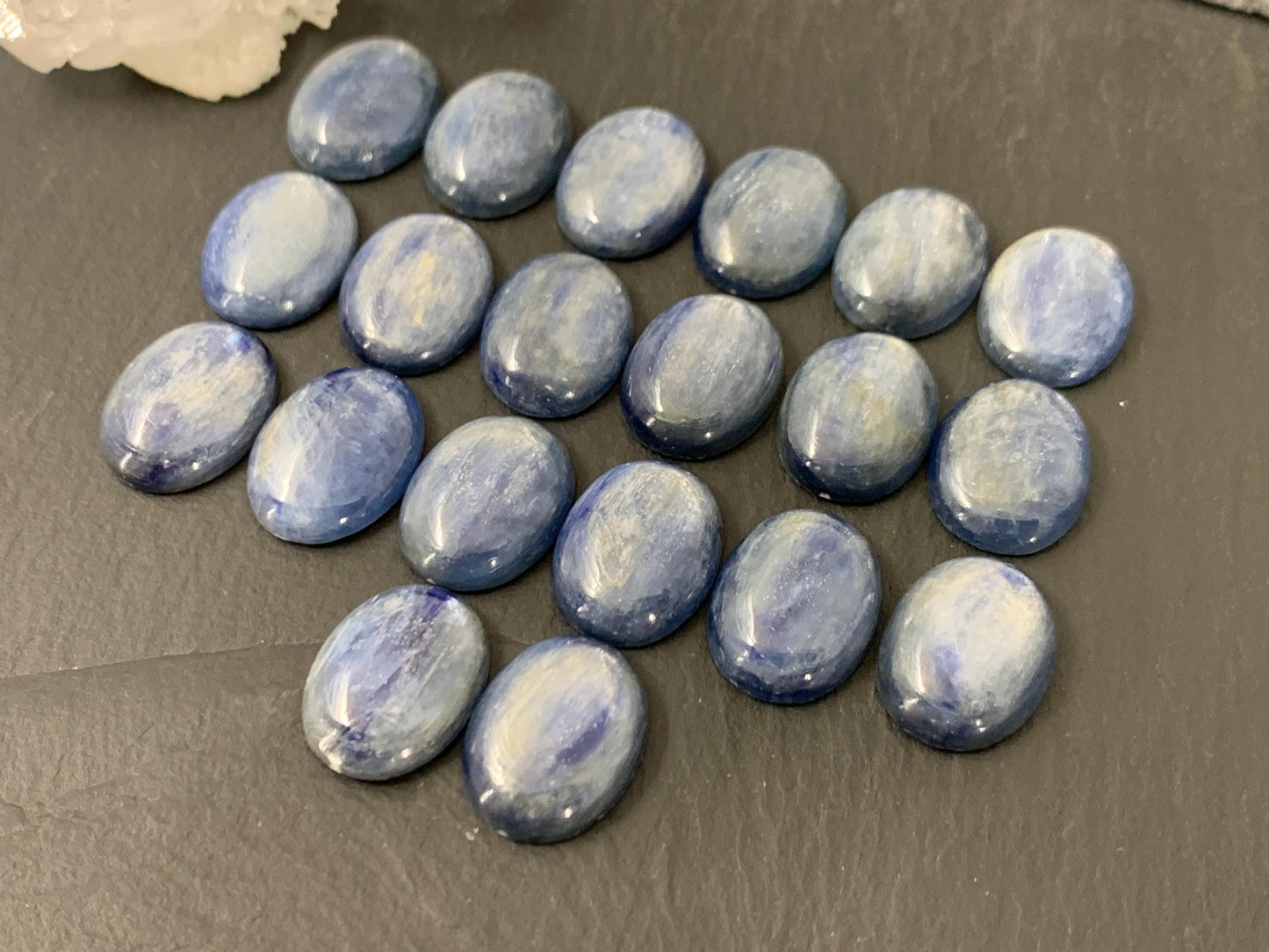 Kyanite oval 12x16mm cabochon - Calibrated cabochons /W455
