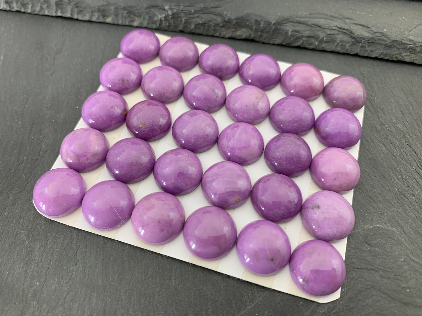 Phosphosiderite round 15mm cabochon