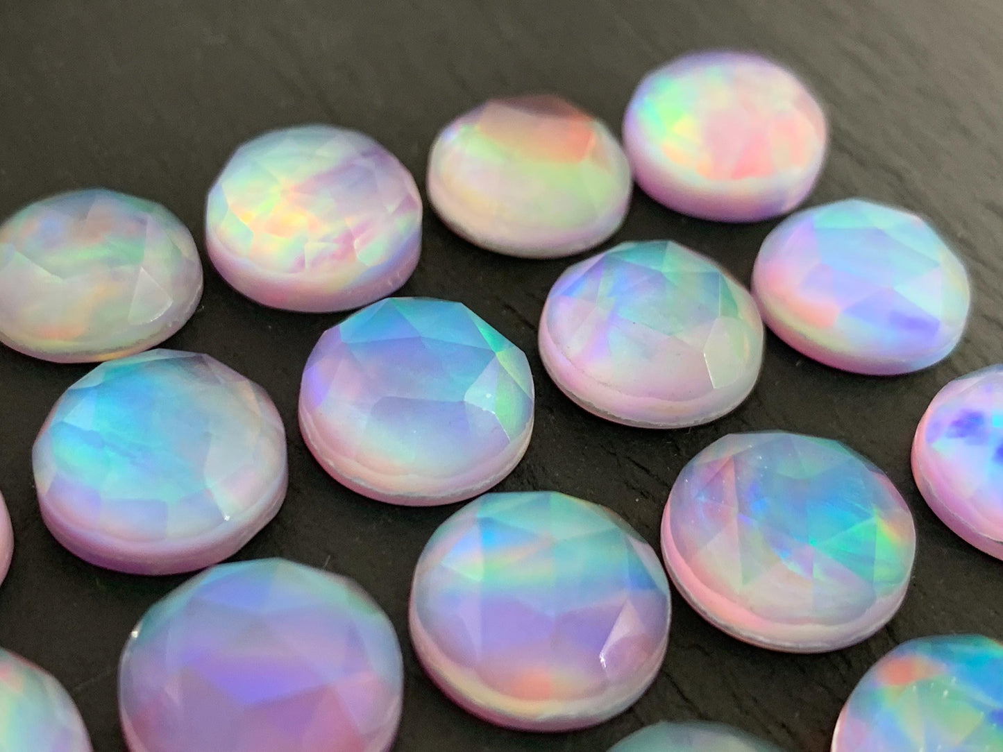 Faceted Aurora Opal round 12mm cabochon - Doublet cabochons