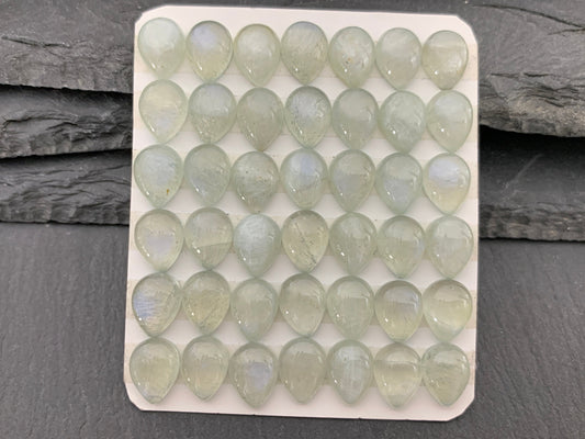 Green Moonstone pear 8x10mm cabochon - Calibrated Cabochons