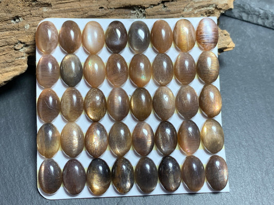 Gold Sand Sunstone oval 8x12mm cabochon - Calibrated cabochons