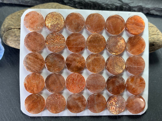 Flat Gold Sunstone round 12mm cabochon - Calibrated cabochons