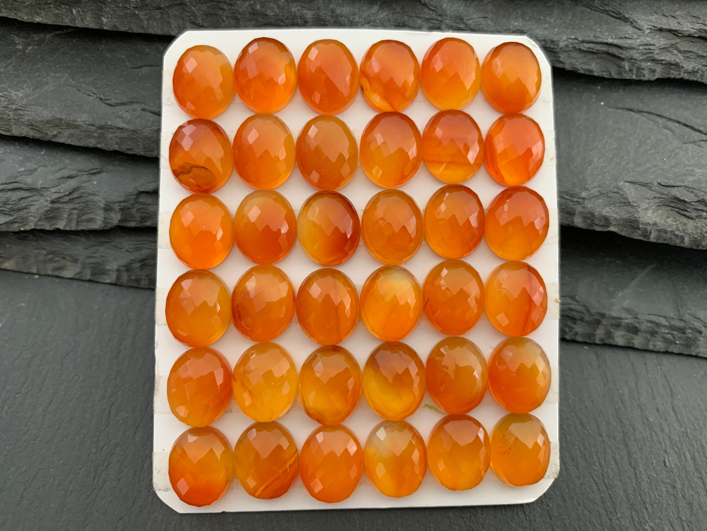 Faceted Carnelian oval 10x12mm cabochon - Calibrated cabochons