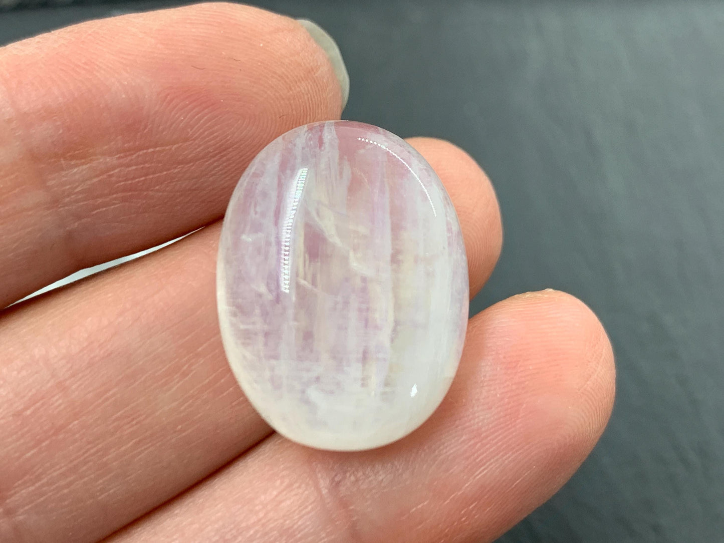 Rainbow Moonstone oval 22x17x8mm cabochon