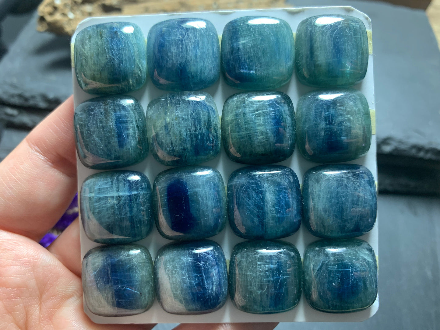 Kyanite Square 18mm cabochon - Calibrated cabochons