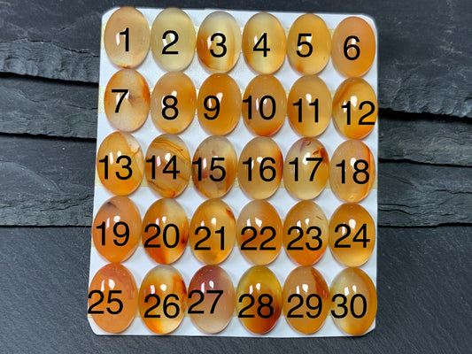 Carnelian oval 10x14mm cabochon - Calibrated cabochons