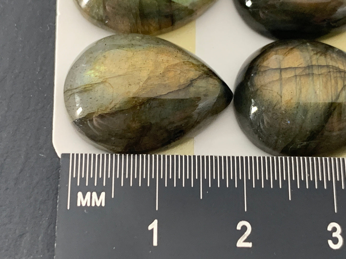 Labradorite pear 15x20mm Cabochon - Calibrated Cabochons