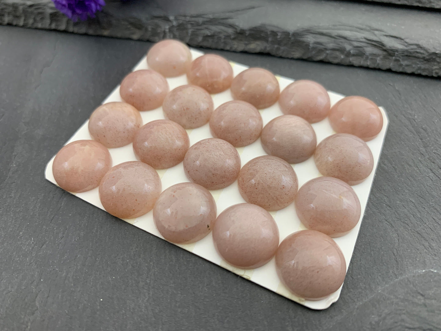 Pink Moonstone round 15mm cabochon - Calibrated cabochons